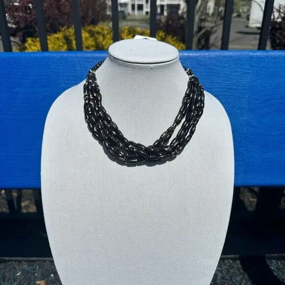 AMANDA BLACK BEADED STATEMENT NECKLACE
